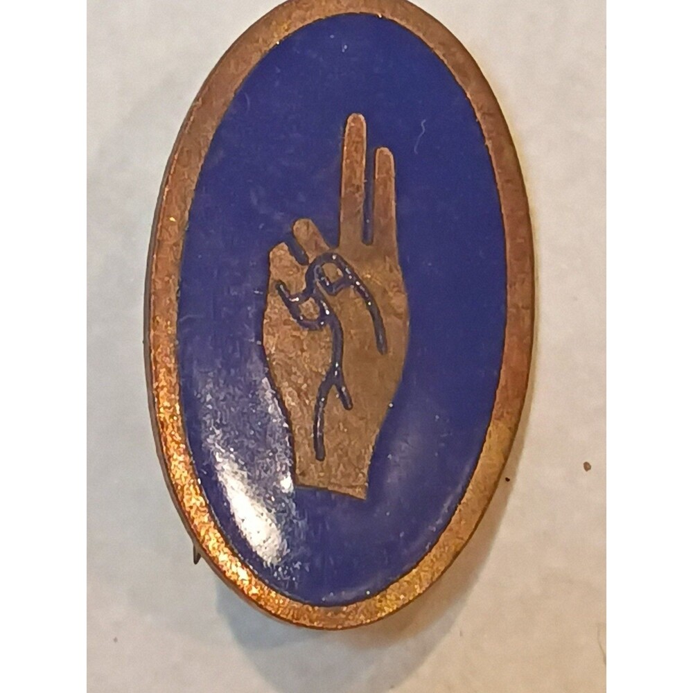 Vintage ORIGINAL 1960s Enamel & Brass GIRL SCOUTS PROMISE Salute Pin!